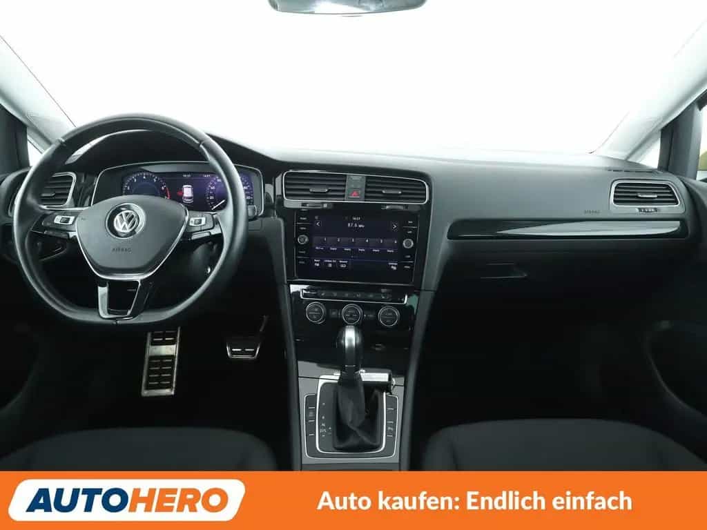 Volkswagen Golf VII 1.0 TSI Sound Aut.*NAVI*LED*ACC*PDC*SHZ 11/2017-photo-11