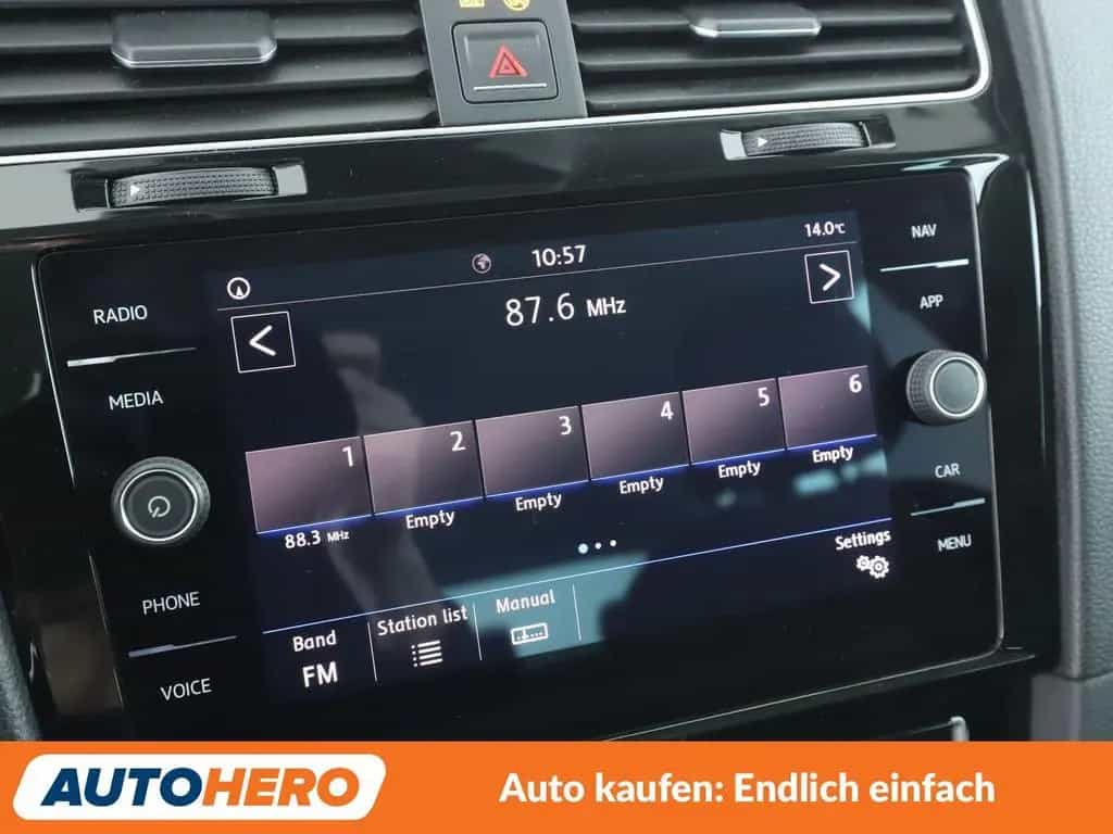 Volkswagen Golf VII 1.0 TSI Sound Aut.*NAVI*LED*ACC*PDC*SHZ 11/2017-photo-20