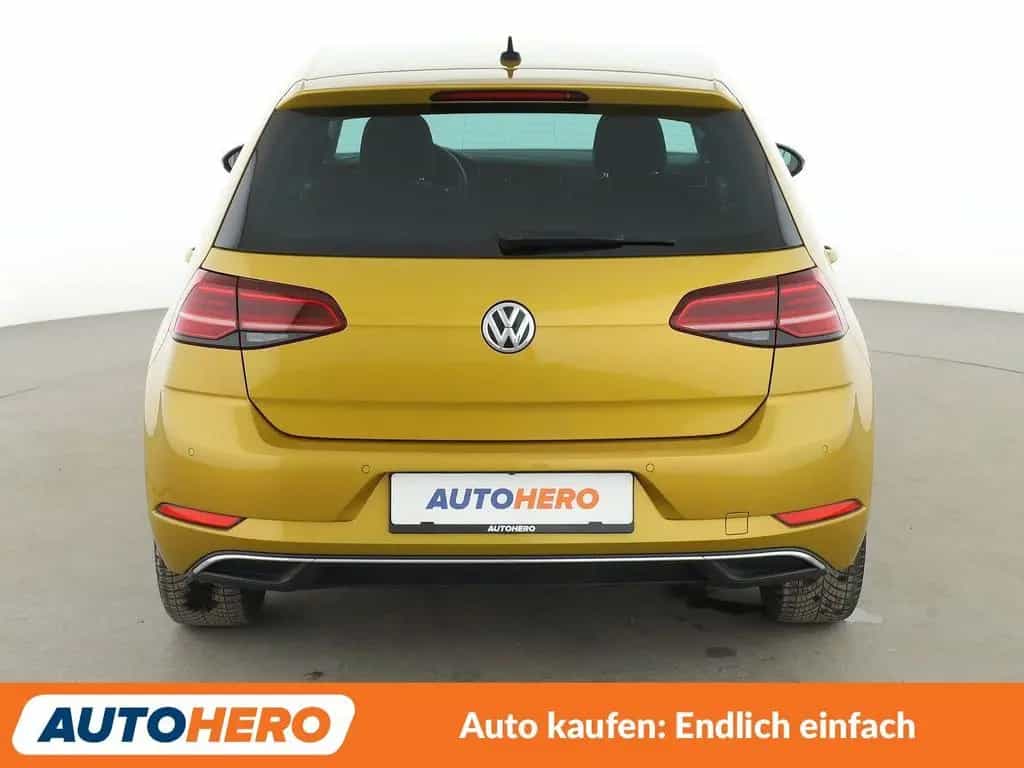 Volkswagen Golf VII 1.0 TSI Sound Aut.*NAVI*LED*ACC*PDC*SHZ 11/2017-photo-4