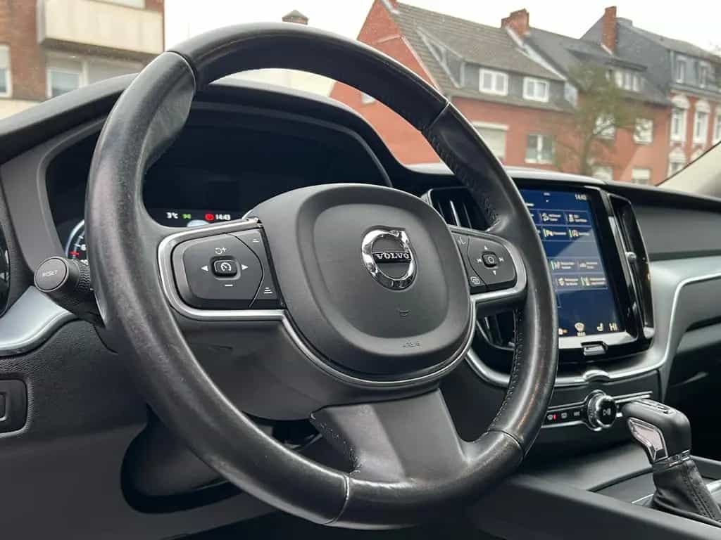 Volvo XC60 XC 60 XC60 Momentum AWD 10/2017-photo-15