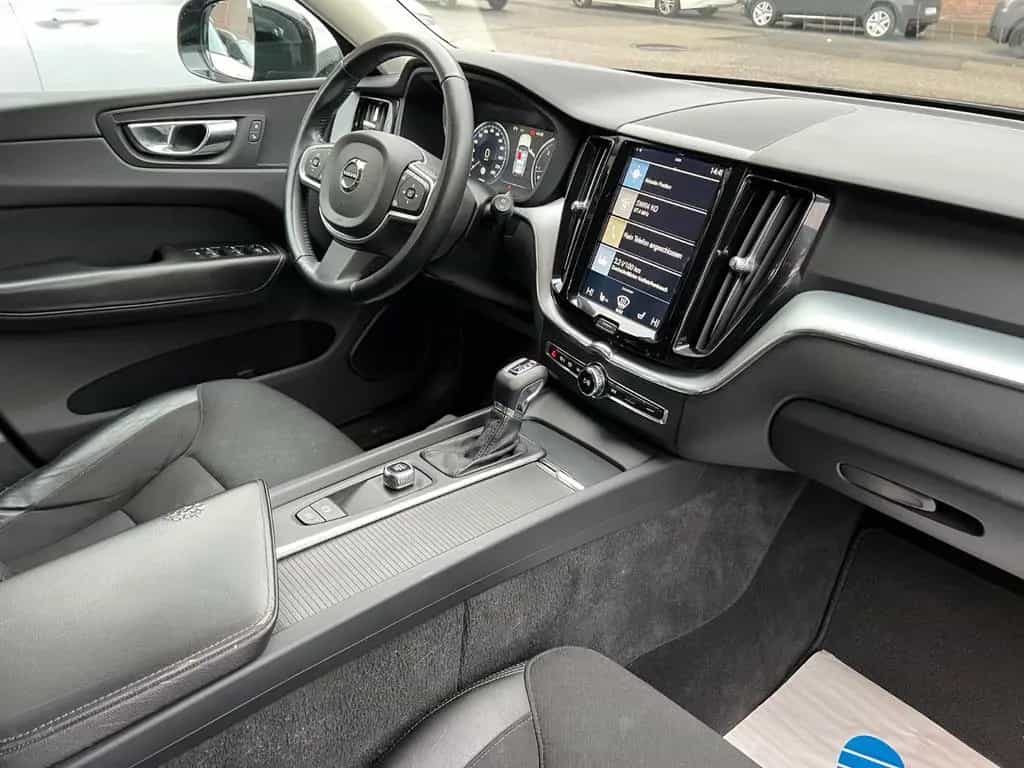 Volvo XC60 XC 60 XC60 Momentum AWD 10/2017-photo-20
