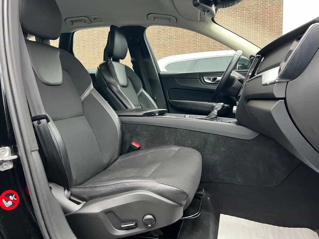Volvo XC60 XC 60 XC60 Momentum AWD 10/2017-photo-21