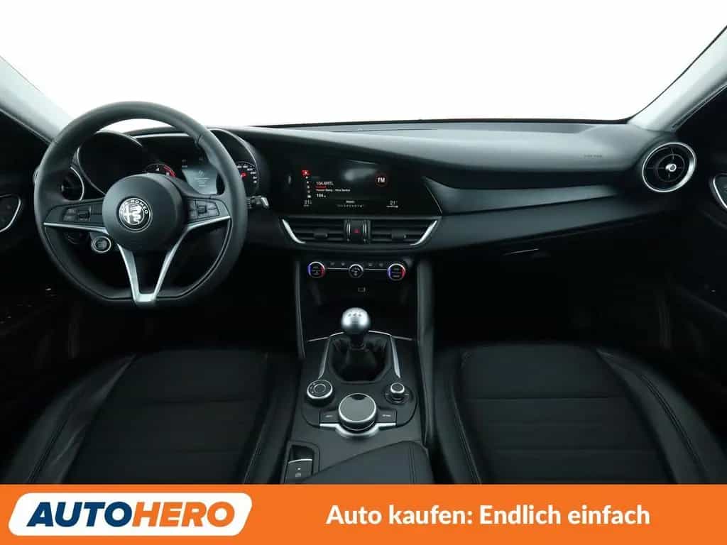 Alfa Romeo Giulia 2.2 JTDM Super *NAVI*PDC*TEMPO*ALU*KLIMA* 06/2017-photo-11