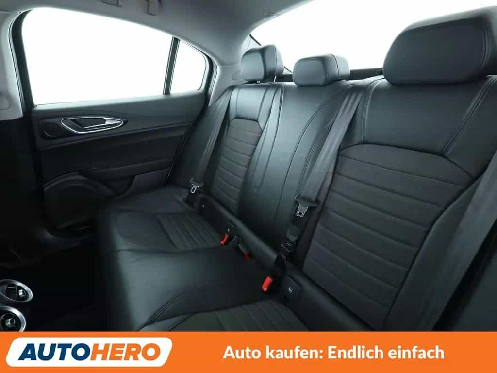 Alfa Romeo Giulia 2.2 JTDM Super *NAVI*PDC*TEMPO*ALU*KLIMA* 06/2017-photo-13