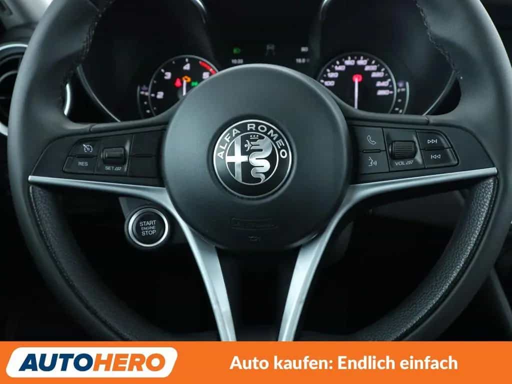 Alfa Romeo Giulia 2.2 JTDM Super *NAVI*PDC*TEMPO*ALU*KLIMA* 06/2017-photo-18