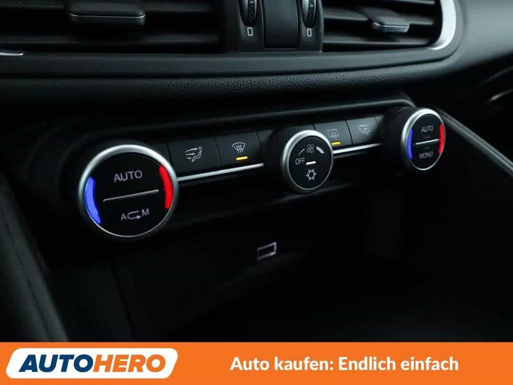 Alfa Romeo Giulia 2.2 JTDM Super *NAVI*PDC*TEMPO*ALU*KLIMA* 06/2017-photo-23