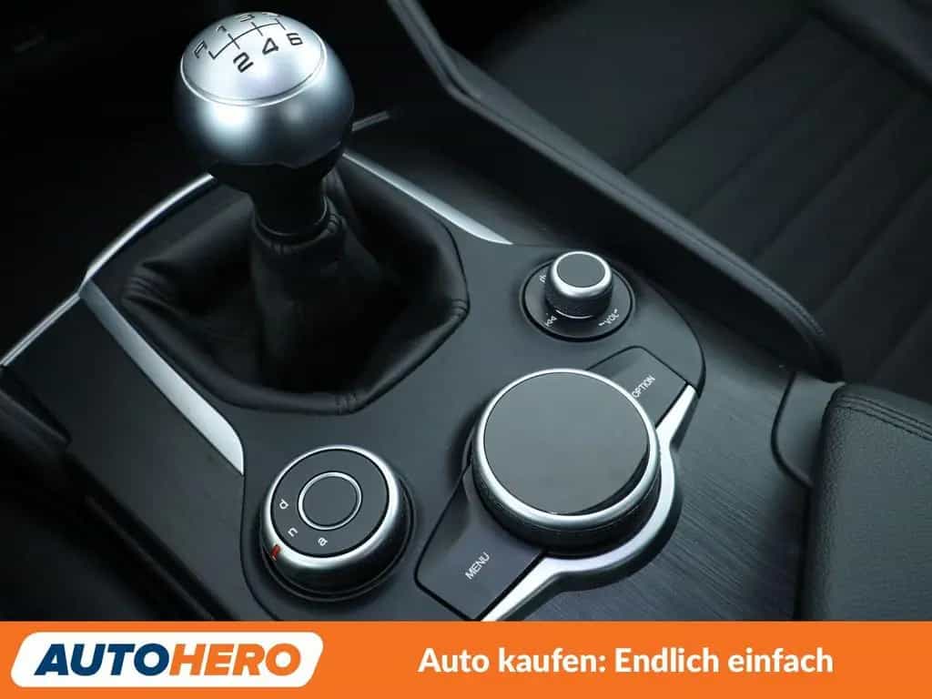 Alfa Romeo Giulia 2.2 JTDM Super *NAVI*PDC*TEMPO*ALU*KLIMA* 06/2017-photo-25