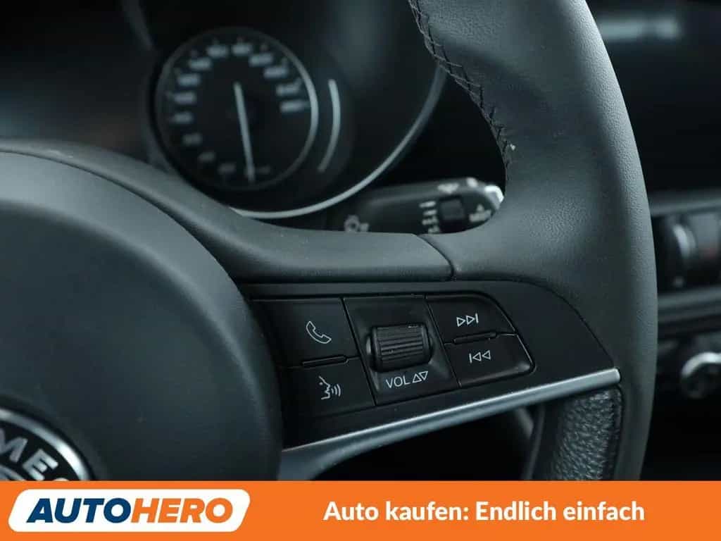 Alfa Romeo Giulia 2.2 JTDM Super *NAVI*PDC*TEMPO*ALU*KLIMA* 06/2017-photo-26