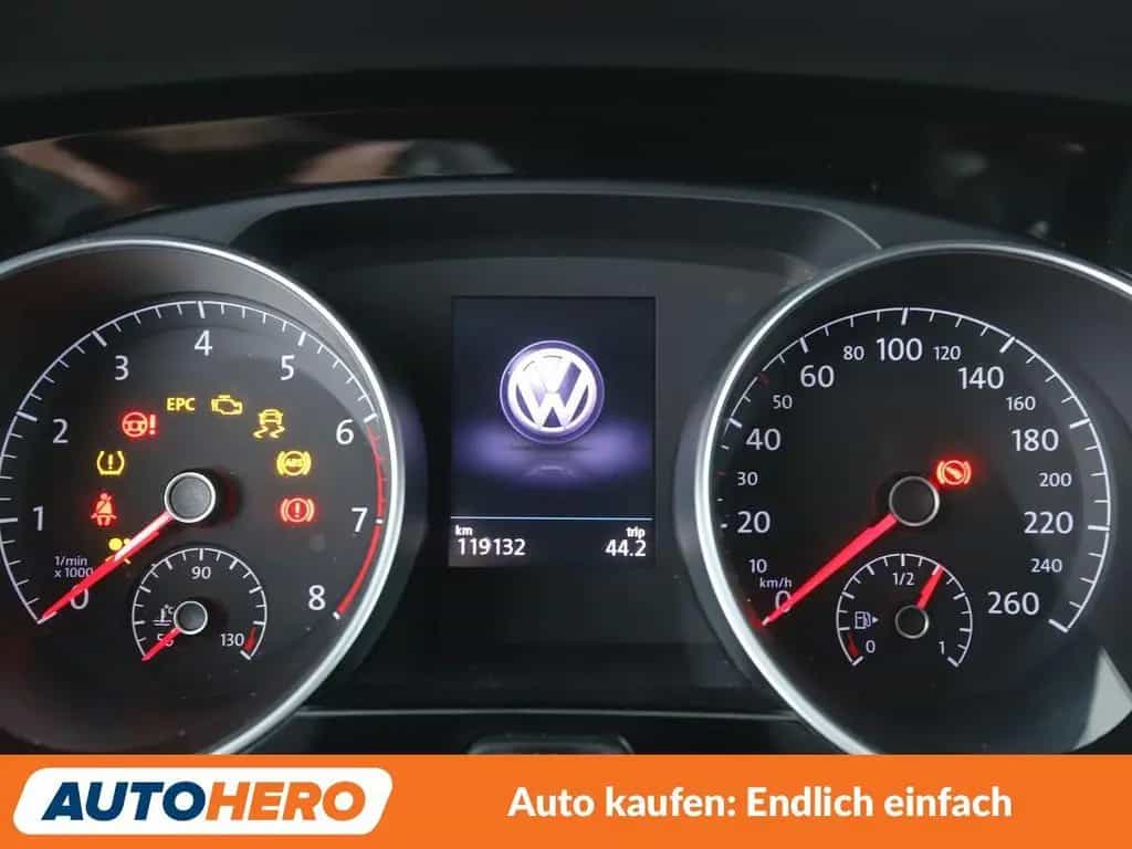 Volkswagen Touran 1.8 TSI Highline BlueMotion Aut.*NAVI*LED 09/2017-photo-19