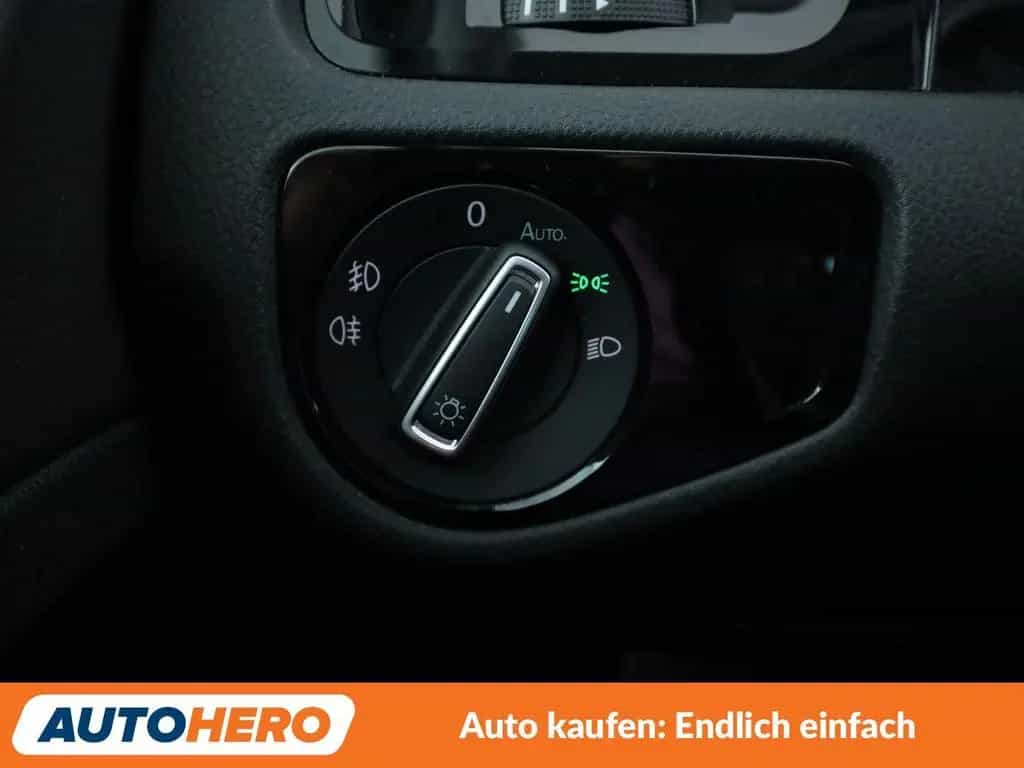 Volkswagen Golf VII 1.4 TSI Join*NAVI*CAM*SHZ*PDC* 05/2018-photo-29