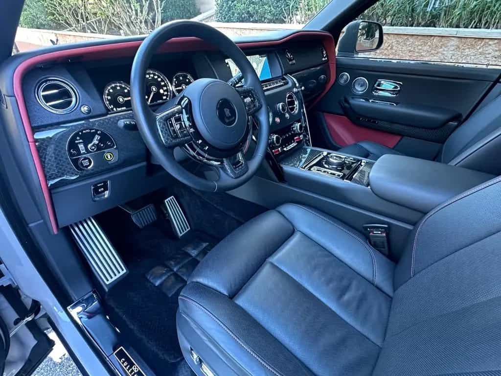 Rolls-Royce Cullinan Black Badge 12/2021-photo-10