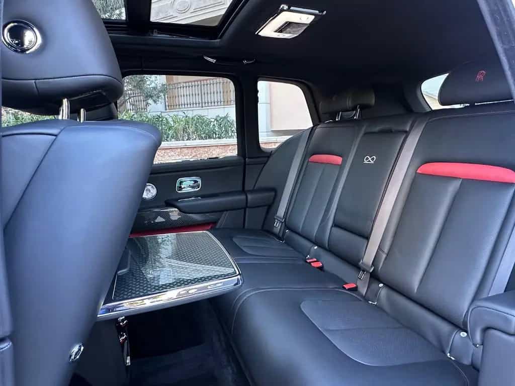 Rolls-Royce Cullinan Black Badge 12/2021-photo-11