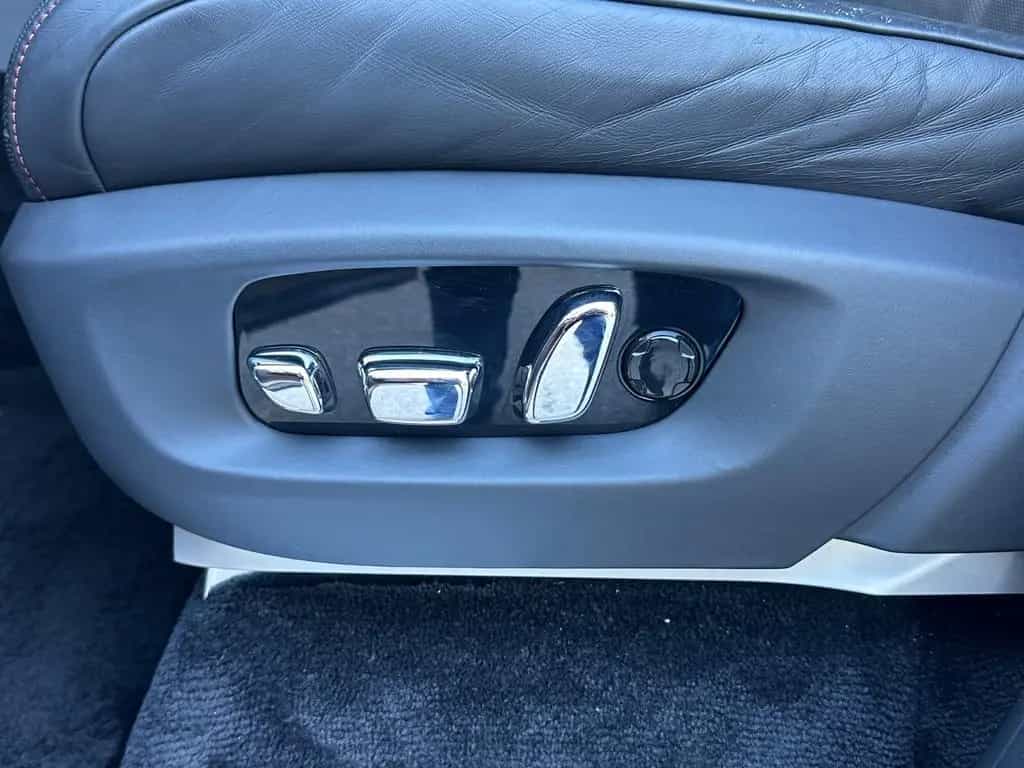 Rolls-Royce Cullinan Black Badge 12/2021-photo-19