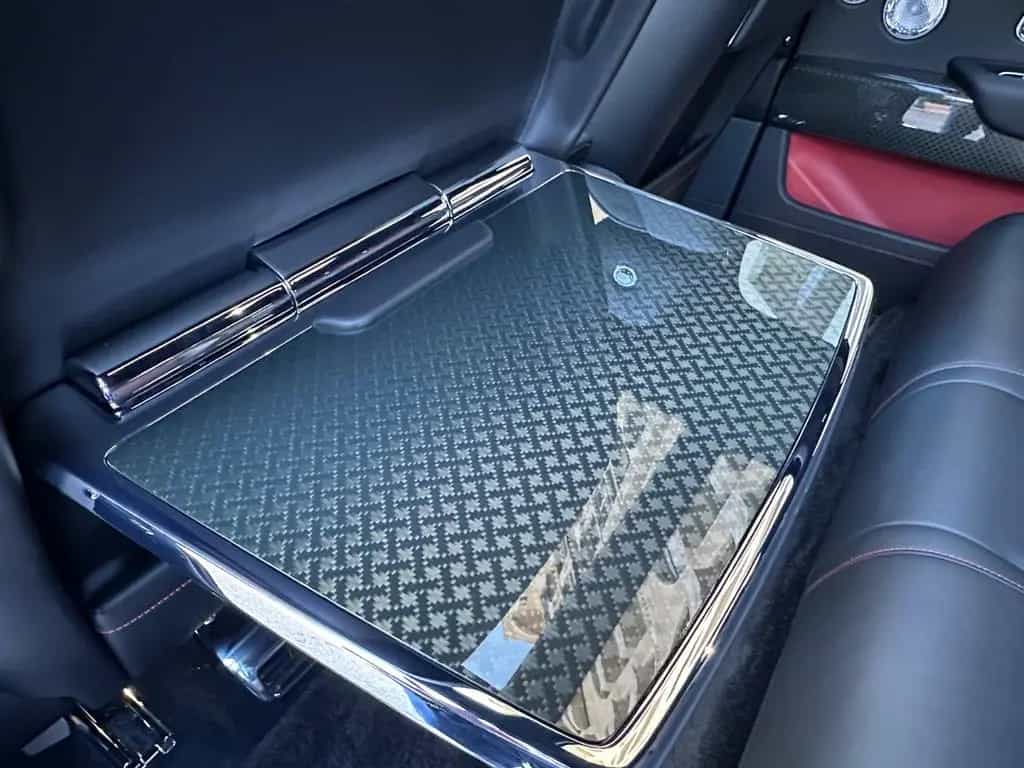 Rolls-Royce Cullinan Black Badge 12/2021-photo-20
