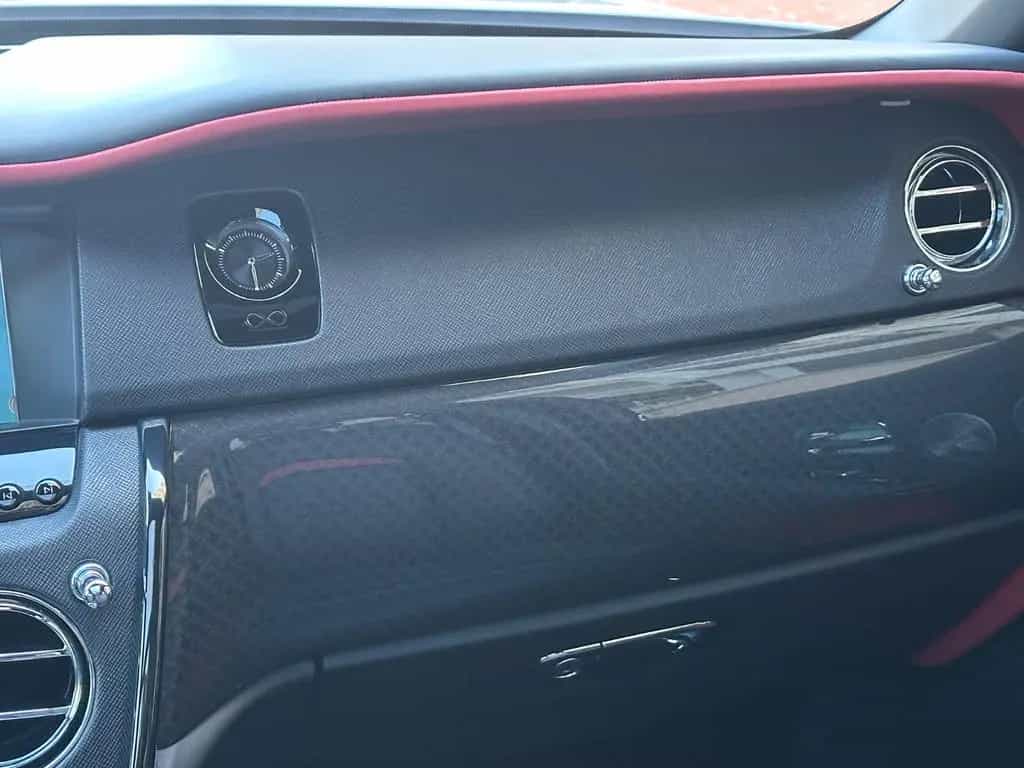 Rolls-Royce Cullinan Black Badge 12/2021-photo-23