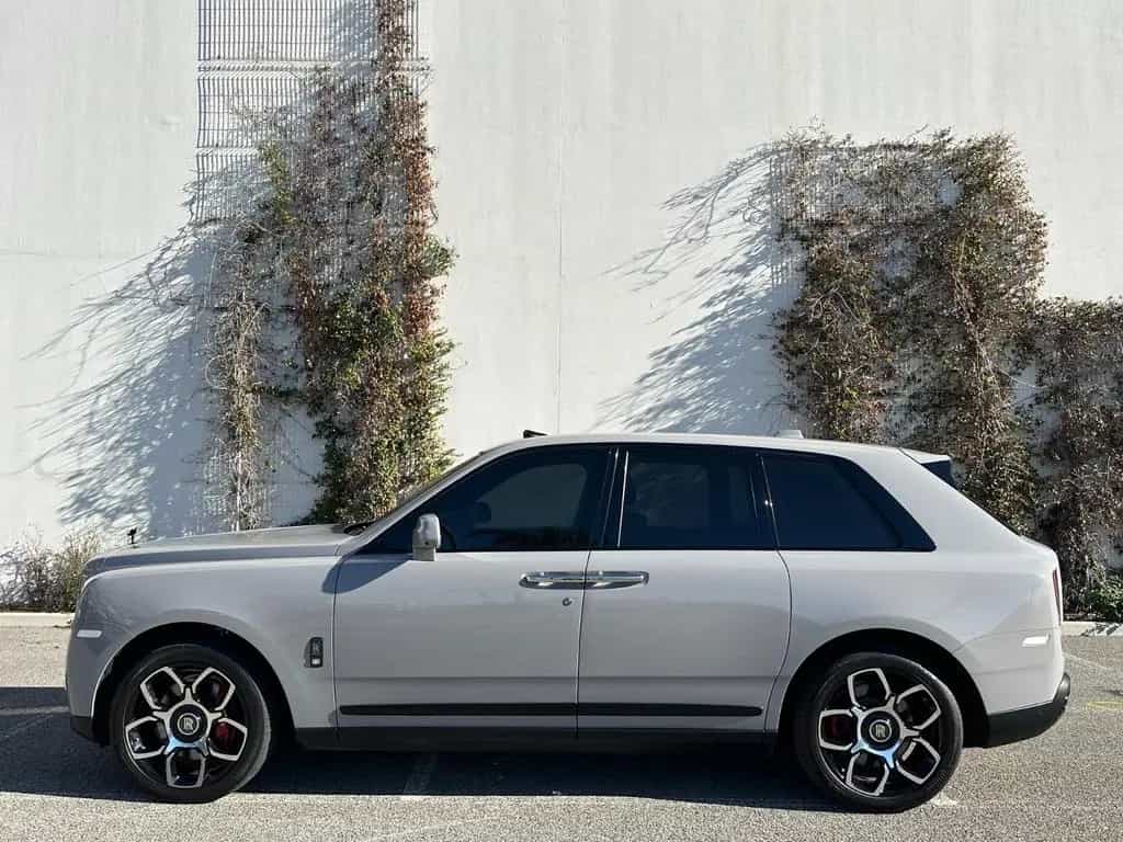Rolls-Royce Cullinan Black Badge 12/2021-photo-4