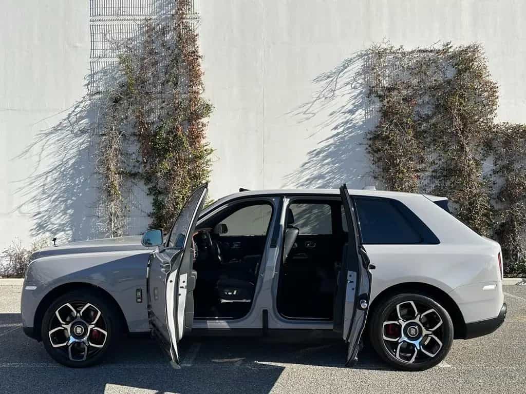 Rolls-Royce Cullinan Black Badge 12/2021-photo-5