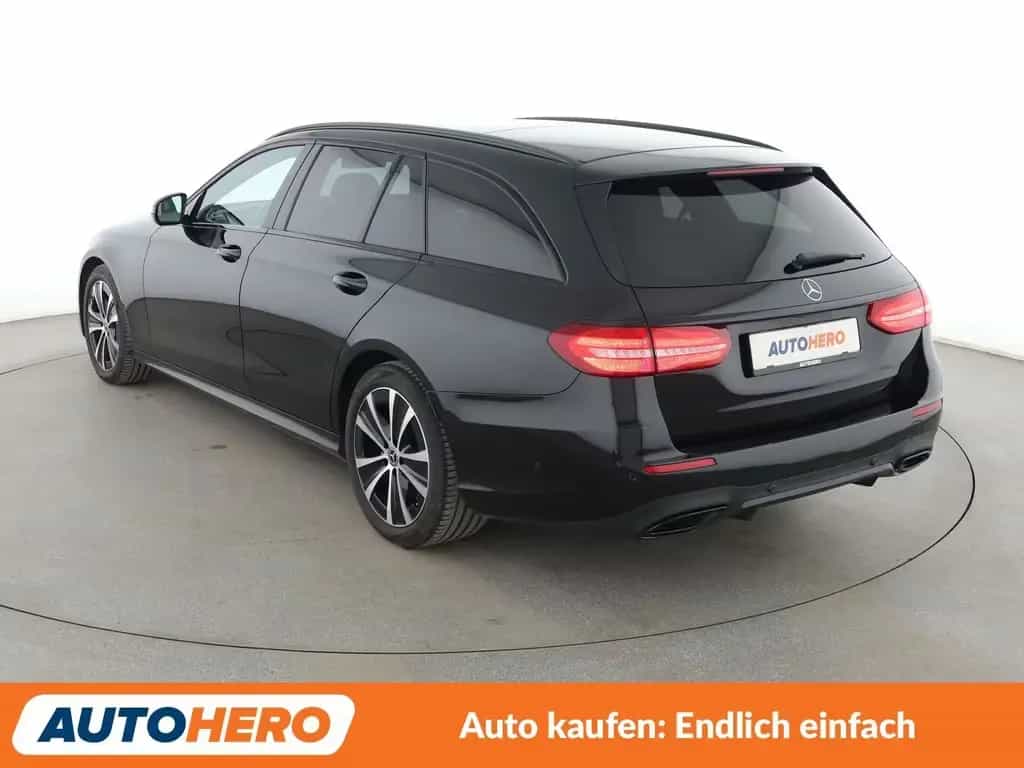 Mercedes-Benz E-Class d T 4Matic AMG Line Aut.*NAVI*LED 09/2019-photo-3