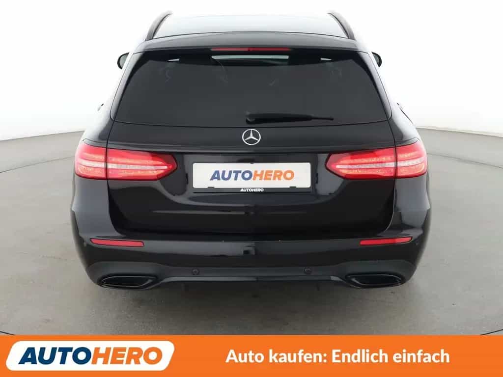 Mercedes-Benz E-Class d T 4Matic AMG Line Aut.*NAVI*LED 09/2019-photo-4