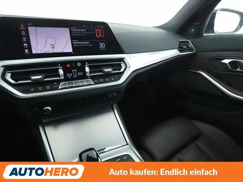 BMW 3 Series 330i xDrive M Sport Aut.*NAVI*360CAM*ACC*SHZ*ALU 06/2020-photo-24