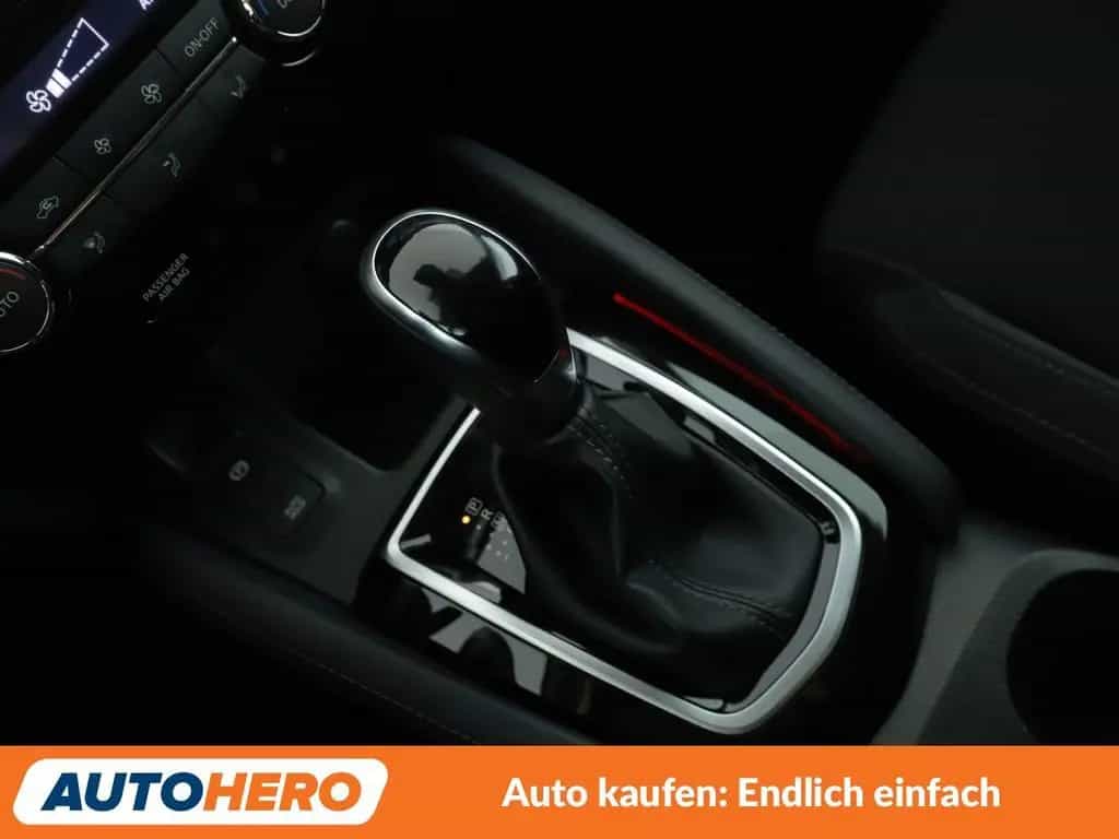 Nissan Qashqai 1.3 DIG-T N-Connecta Aut*NAVI*TEMPO*CAM* 02/2020-photo-24