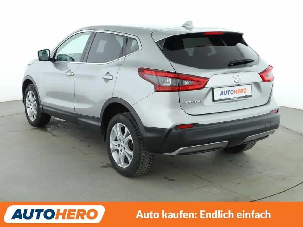 Nissan Qashqai 1.3 DIG-T N-Connecta Aut*NAVI*TEMPO*CAM* 02/2020-photo-3