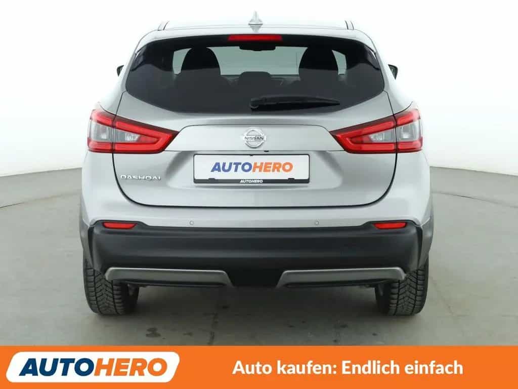 Nissan Qashqai 1.3 DIG-T N-Connecta Aut*NAVI*TEMPO*CAM* 02/2020-photo-4