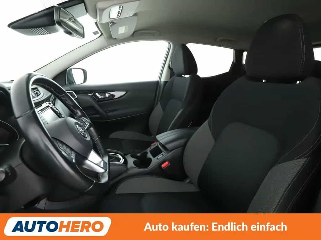 Nissan Qashqai 1.3 DIG-T N-Connecta Aut*NAVI*TEMPO*CAM* 02/2020-photo-9