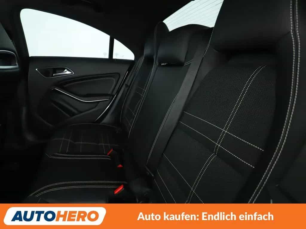 Mercedes-Benz CLA-Class 180 Urban Aut.*NAVI*PDC*TEMPO* 01/2016-photo-13