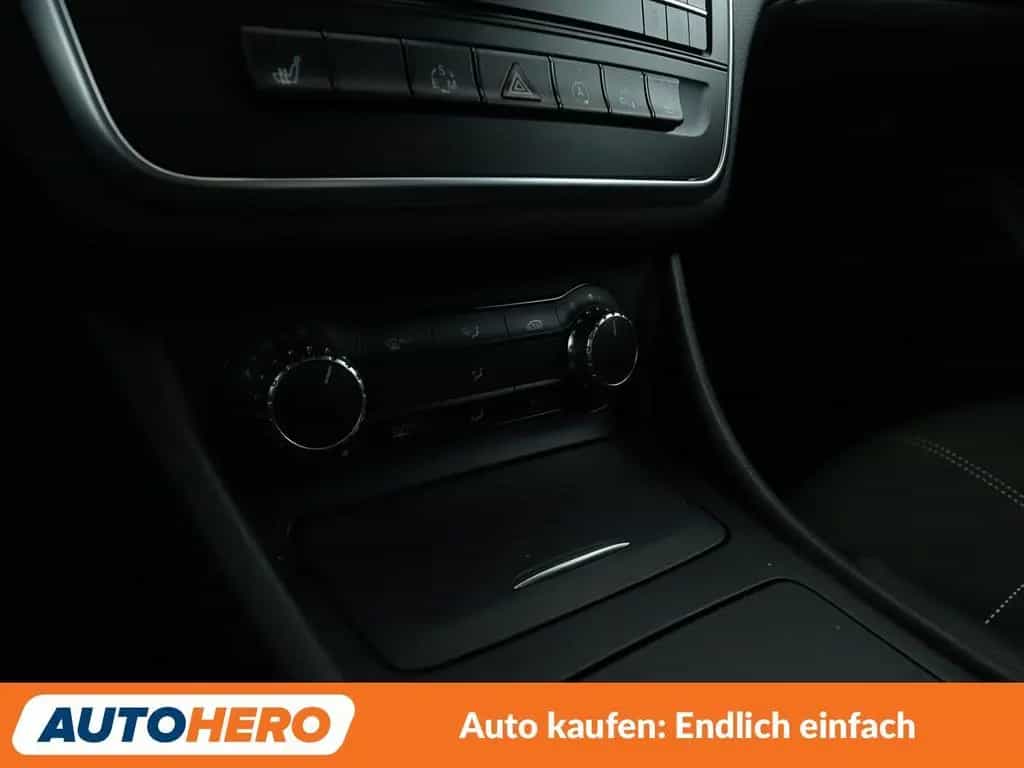 Mercedes-Benz CLA-Class 180 Urban Aut.*NAVI*PDC*TEMPO* 01/2016-photo-23