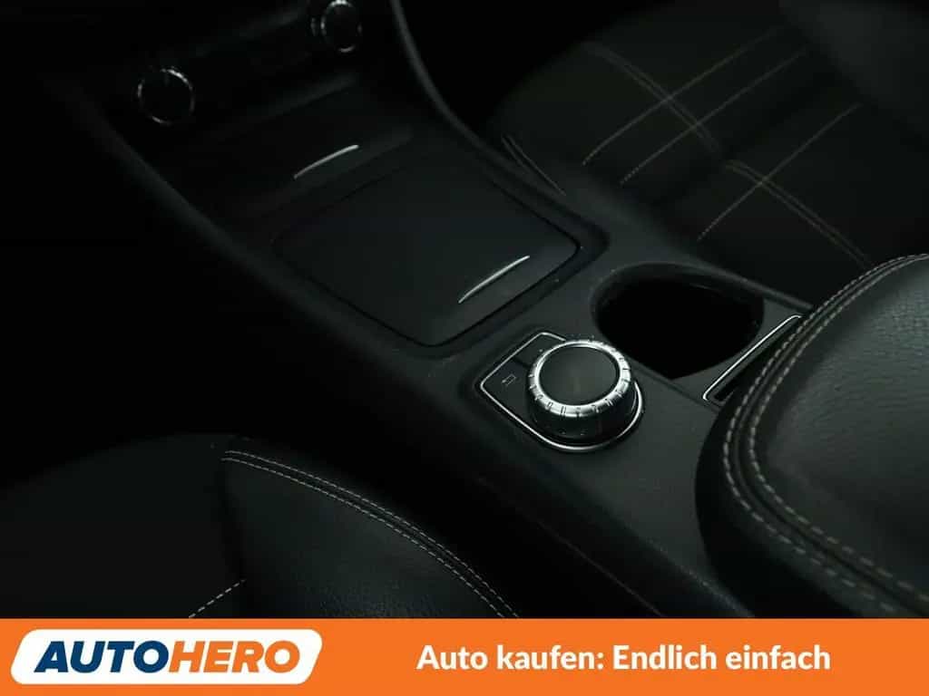 Mercedes-Benz CLA-Class 180 Urban Aut.*NAVI*PDC*TEMPO* 01/2016-photo-24