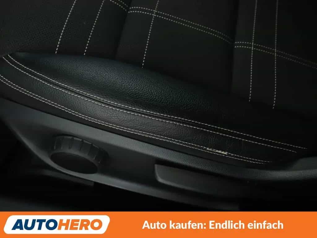 Mercedes-Benz CLA-Class 180 Urban Aut.*NAVI*PDC*TEMPO* 01/2016-photo-26