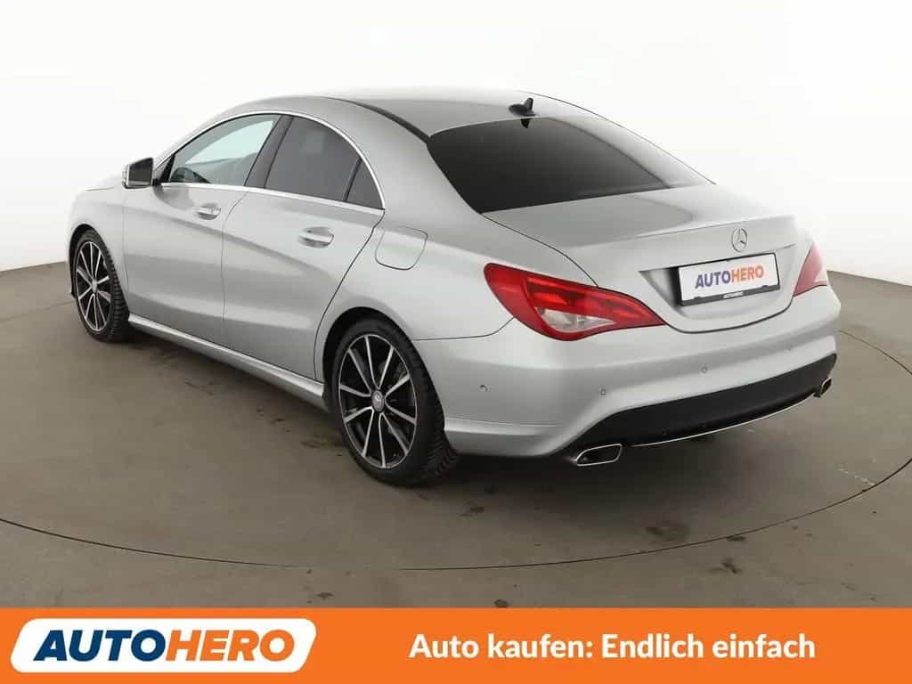 Mercedes-Benz CLA-Class 180 Urban Aut.*NAVI*PDC*TEMPO* 01/2016-photo-3