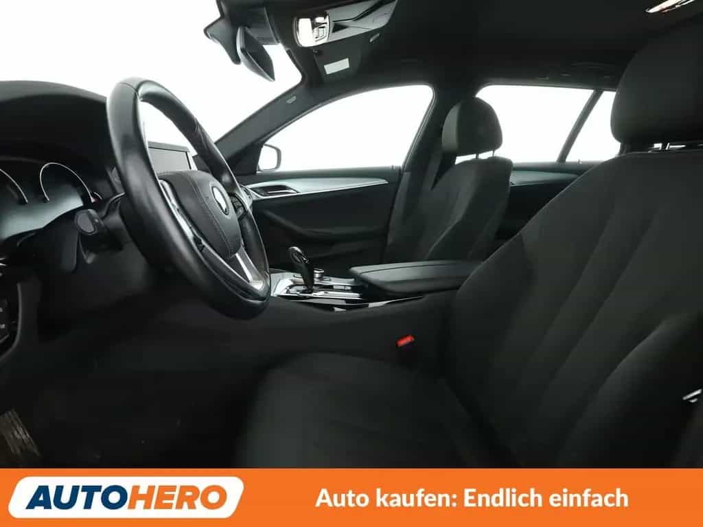 BMW 520 d Aut.*NAV*LED*TEMP*CAM*PDC*SHZ*KLIMA*ALU* 02/2018-photo-9