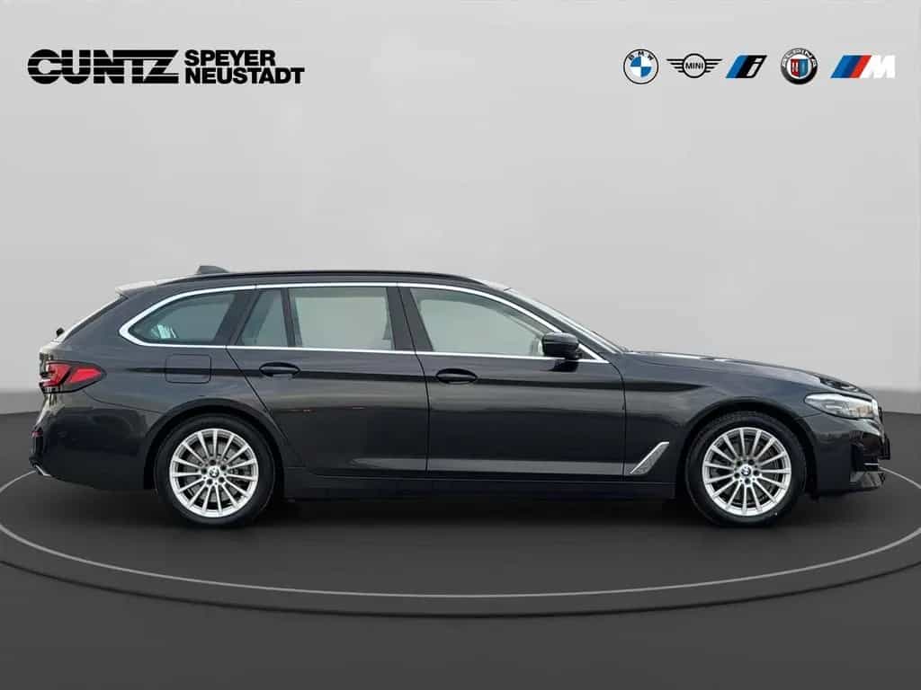 BMW 5 Series 520d Touring Head-Up Driving+ParkingAssistant Li 10/2022-photo-2