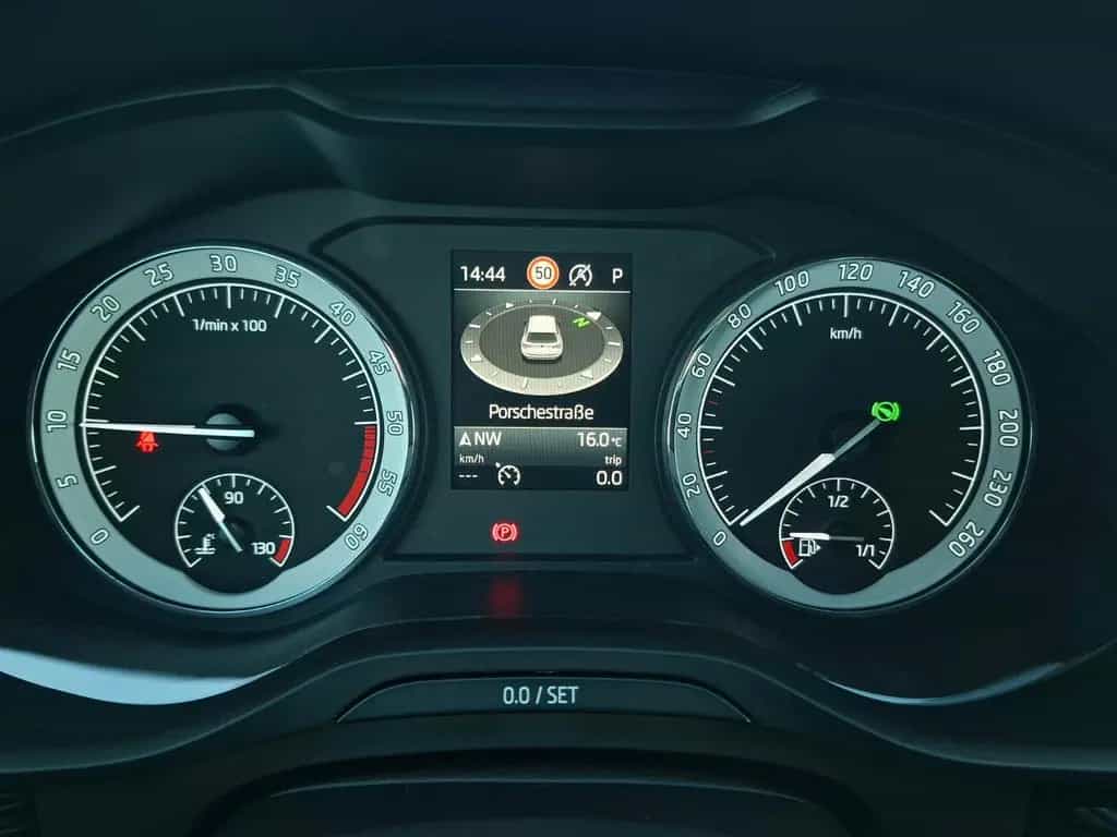 Skoda Kodiaq Style 2.0 TDI DSG 4x4 **AHK**Pano**Navi** 01/2018-photo-12