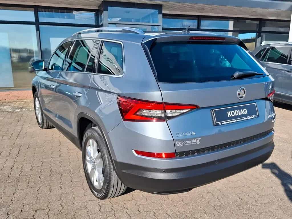 Skoda Kodiaq Style 2.0 TDI DSG 4x4 **AHK**Pano**Navi** 01/2018-photo-3