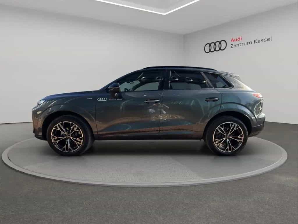 Audi Q3 SUV TFSI S line LED Plus Navi Pano AHK Rü 19" 03/2026-photo-1