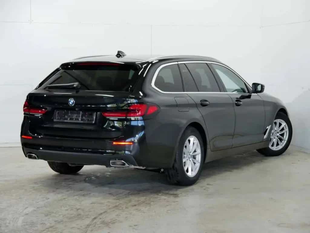 BMW 5 Series 520d Touring Sport AHK NaviProf Kamera Driving 05/2023-photo-3