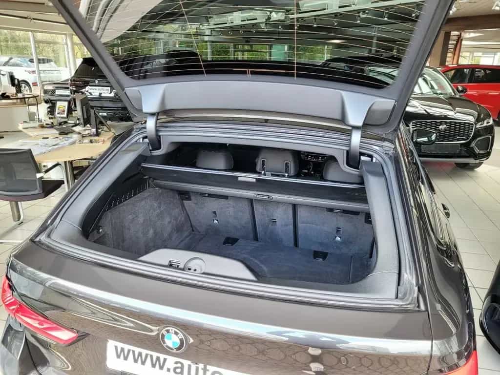 BMW 530 530d xDrive M Sport*AHK*HUD*PANO*DDC*H&K 11/2020-photo-13