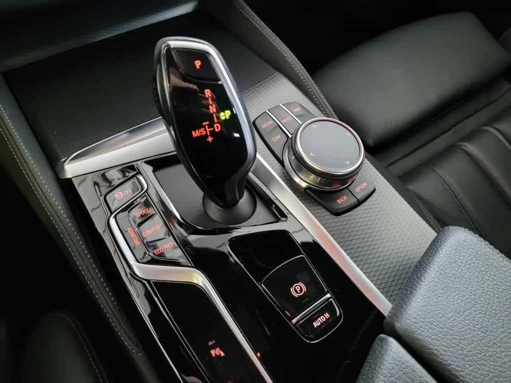 BMW 530 530d xDrive M Sport*AHK*HUD*PANO*DDC*H&K 11/2020-photo-21