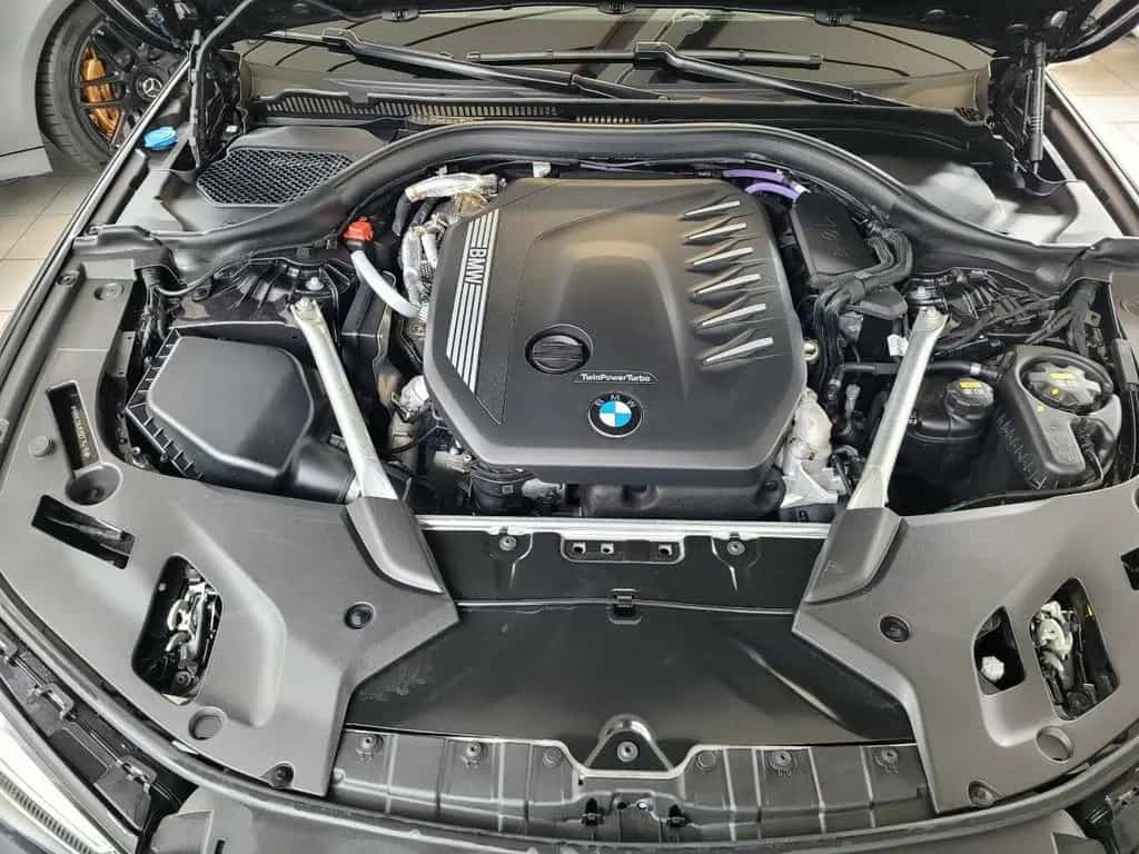 BMW 530 530d xDrive M Sport*AHK*HUD*PANO*DDC*H&K 11/2020-photo-27