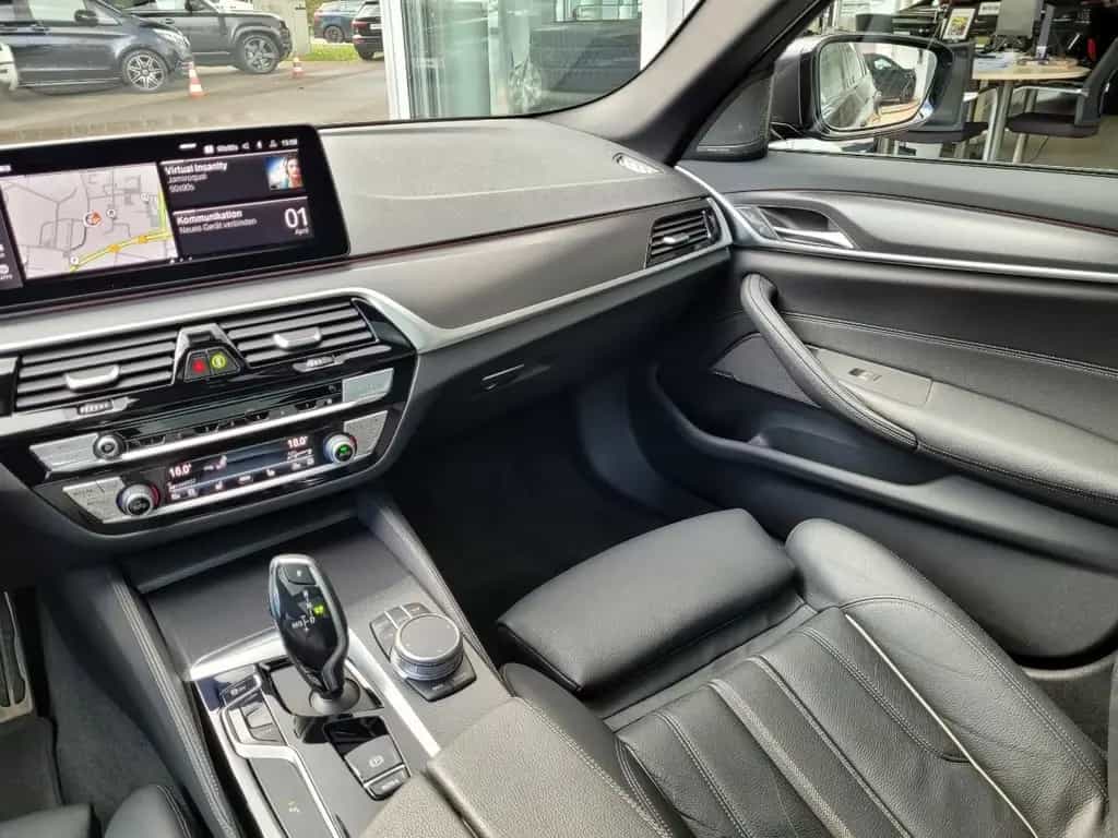 BMW 530 530d xDrive M Sport*AHK*HUD*PANO*DDC*H&K 11/2020-photo-7