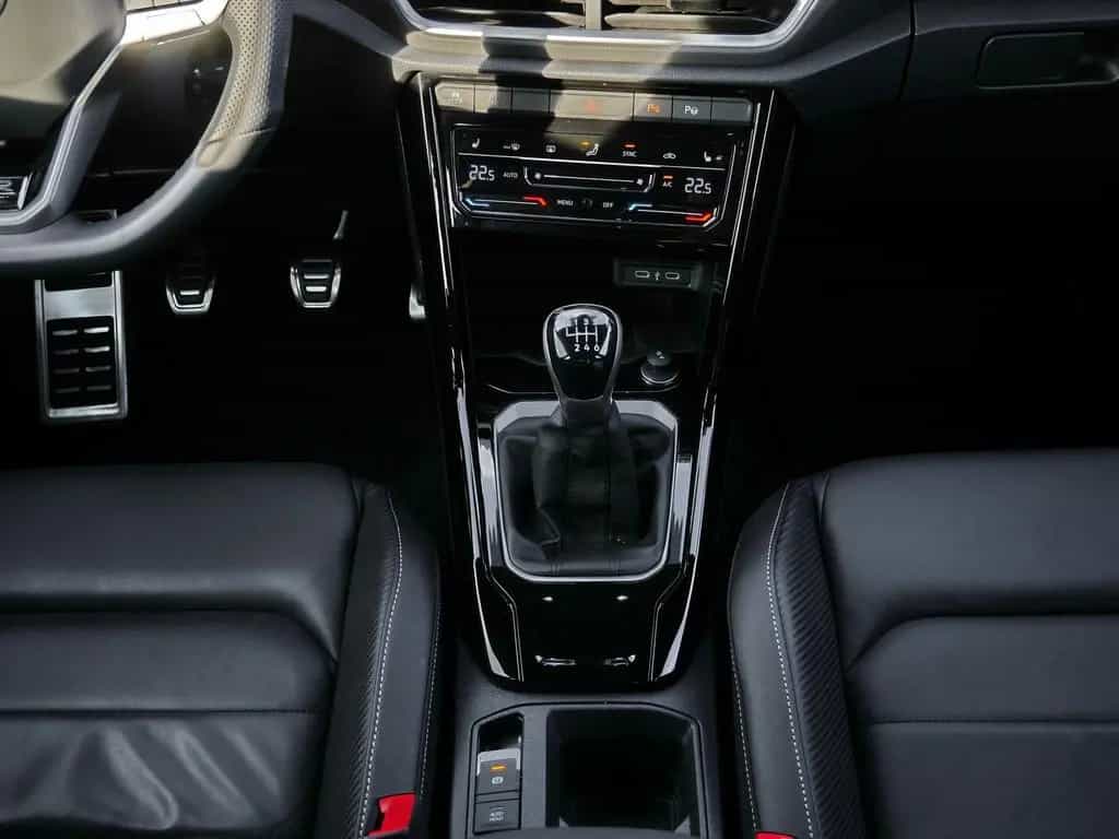 Volkswagen T-Roc R-Line TSI *Leder*Sportsitze*RFK*CarPlay* 04/2025-photo-6