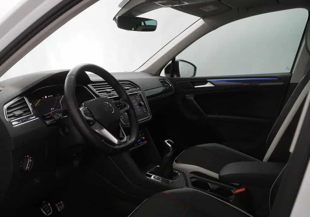 Volkswagen Tiguan Urban Sport Panorama/Matrix 10/2022-photo-17