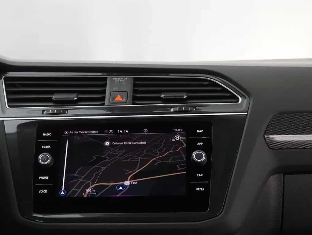 Volkswagen Tiguan Urban Sport Panorama/Matrix 10/2022-photo-23