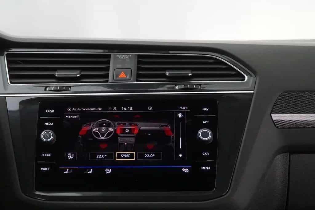 Volkswagen Tiguan Urban Sport Panorama/Matrix 10/2022-photo-25