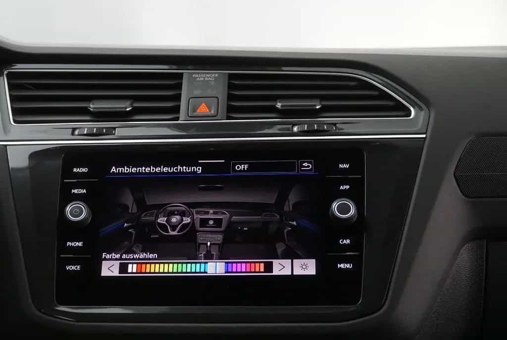 Volkswagen Tiguan Urban Sport Panorama/Matrix 10/2022-photo-27