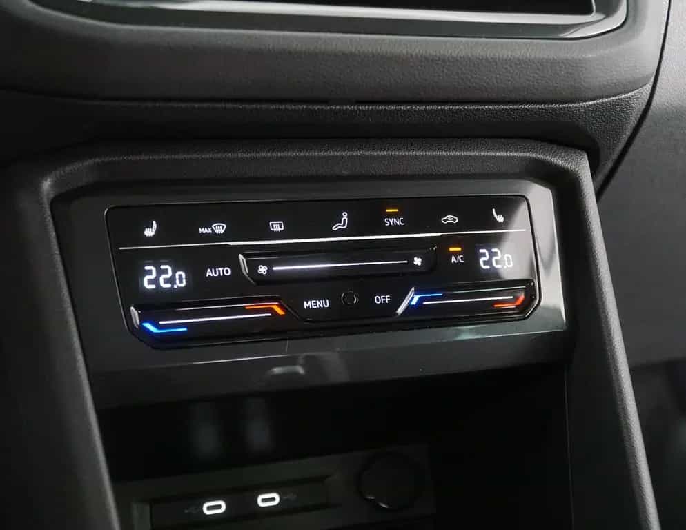 Volkswagen Tiguan Urban Sport Panorama/Matrix 10/2022-photo-29