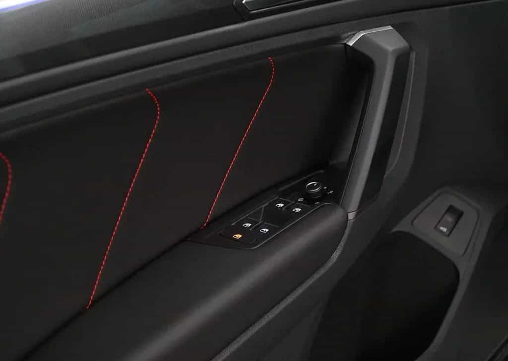 Volkswagen Tiguan Urban Sport Panorama/Matrix 10/2022-photo-33